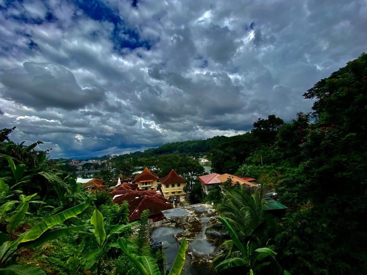 Sesatha Lake Kandy Exterior foto